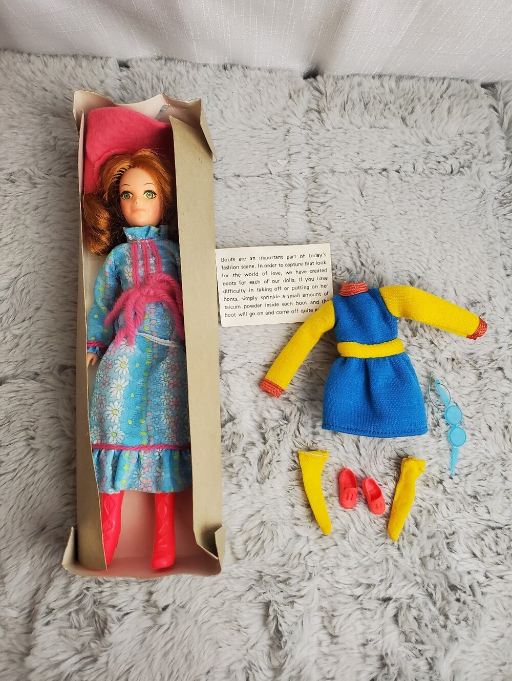 VTG 1971 Hasbro THE WORLD OF LOVE FLOWER 9" Brunette Doll In Box W/extra Outfit
